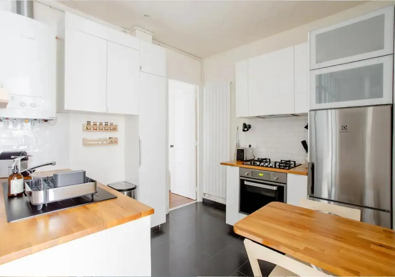 Pres Du Pere Lachaise Apartment *